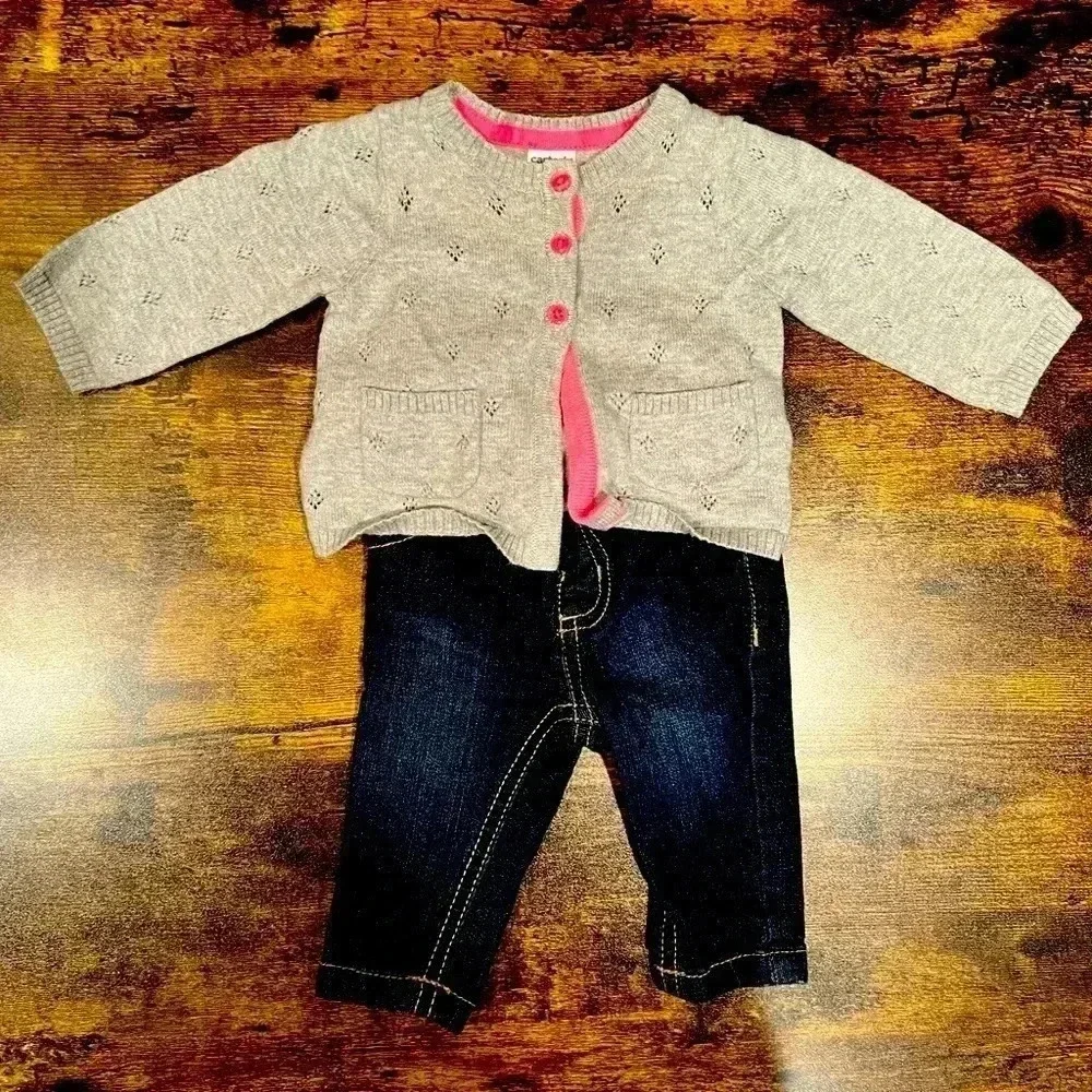 BUNDLE: Carters infant set, girls jeans and sweater. Size: 3M.
